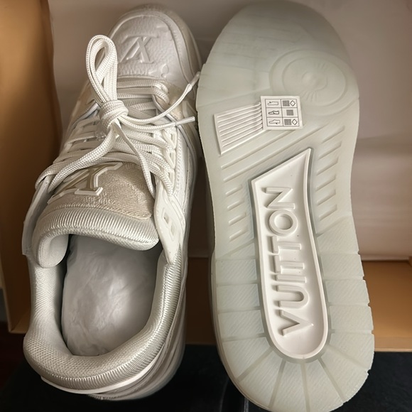 Louis Vuitton Trainer Sneaker size LV 8 (US 9 Perfectly) - Picture 7 of 10